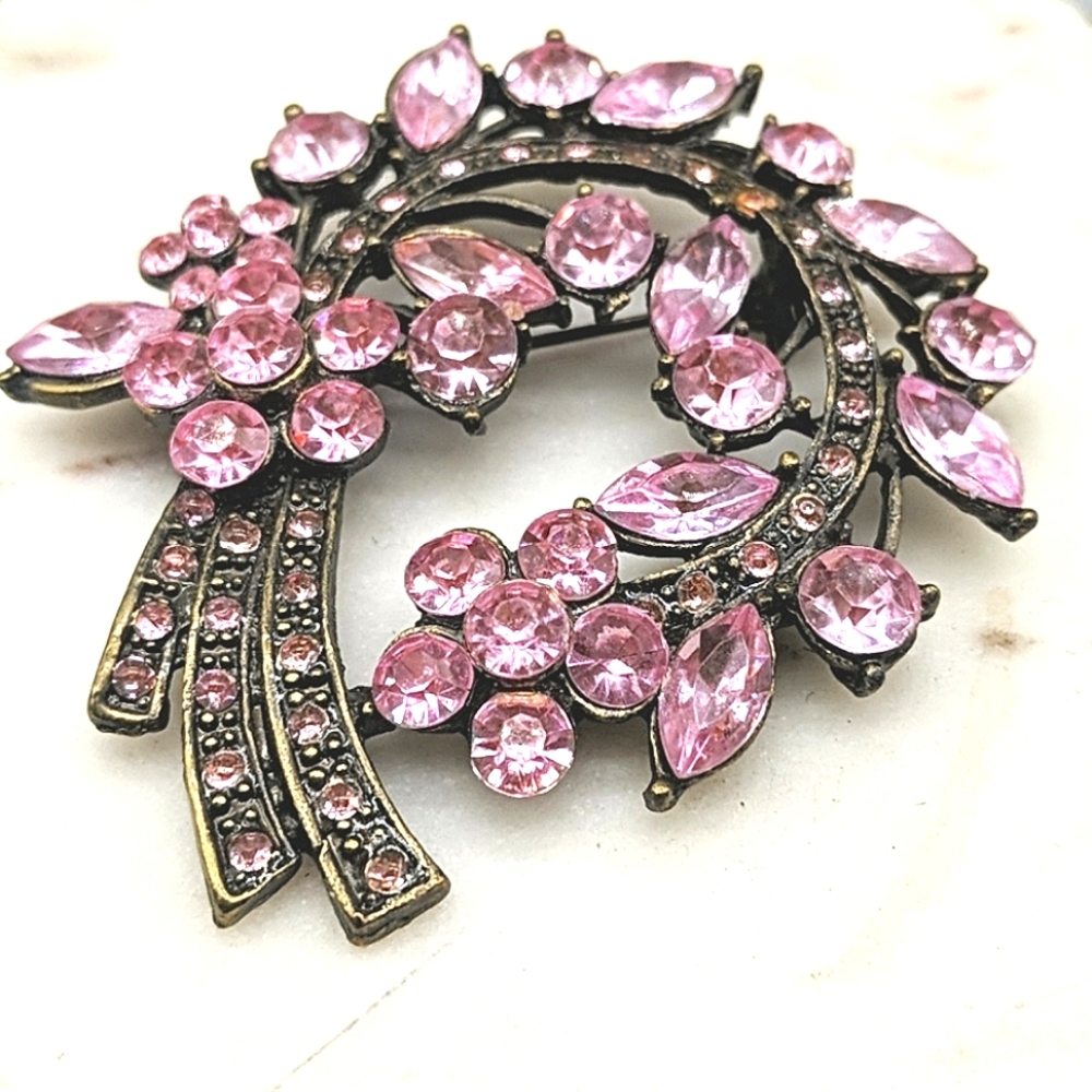 VINTAGE Pink Rhinestone And Bronze Brooch